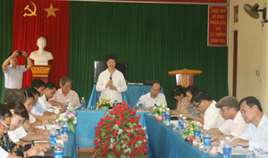 Bà Cù Thị Hậu, Phó Chủ tịch Ủy Ban quốc gia về Người cao tuổi Việt Nam, Chủ tịch Hội NCT Việt Nam phát biểu tại buổi làm việc.